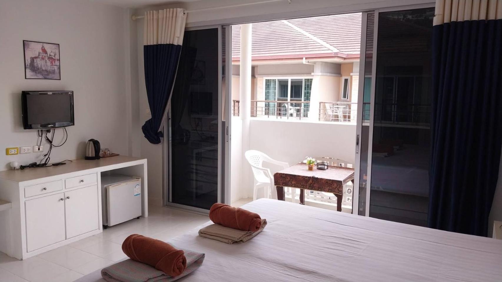 Phuket Racha Kata Homestay Екстериор снимка